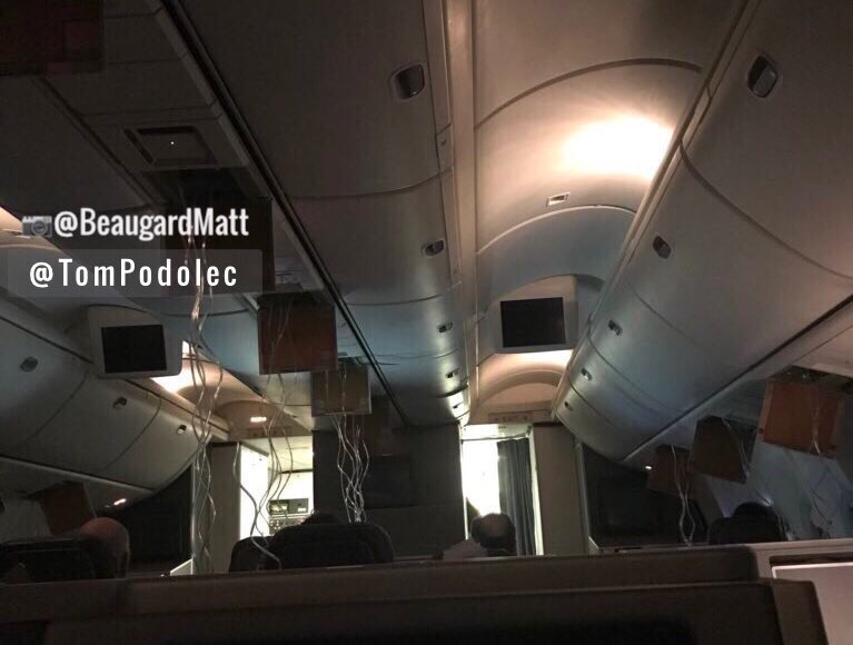 TomPodolec's tweet photo. Update
American Airlines #AA52 from Philadelphia just departed St John’s and continuing its journey, in a new plane, to Prague. 

Diverted early this morning due to cabin pressure issue.

Passenger got hotels and spent the day in St John’s

📷@BeaugardMatt
https://t.co/E9i01AgvZD https://t.co/hsCLUyQvfR