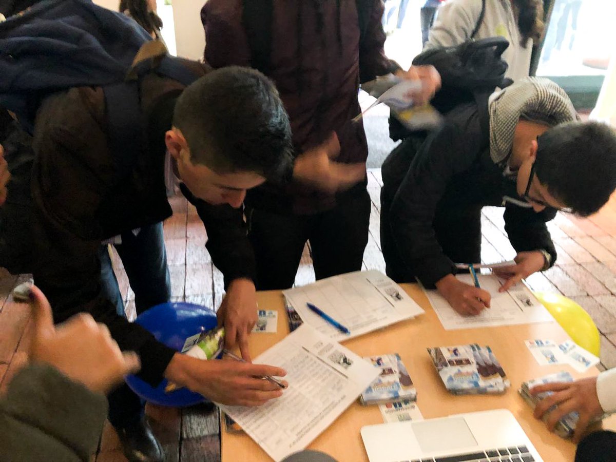UniCD_Externado's tweet photo. El día de hoy le dimos la bienvenida a los nuevos estudiantes que inician su futuro en nuestra casa de estudios @UExternado. Desde muy temprano recibimos a los interesados en formar parte de la nueva generación de la política. #CDExternado 💪❤🇨🇴 https://t.co/RMrFNJq7Uh