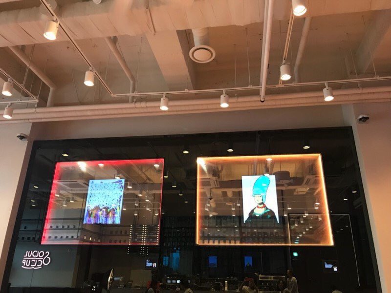 lmyydniw's tweet photo. นี่คือการตกแต่งภายในและภายนอกของคาเฟ่ Soulcup ของตึกใหม่จวพ #JYP #jypnewbuilding https://t.co/p99gjTXfZd