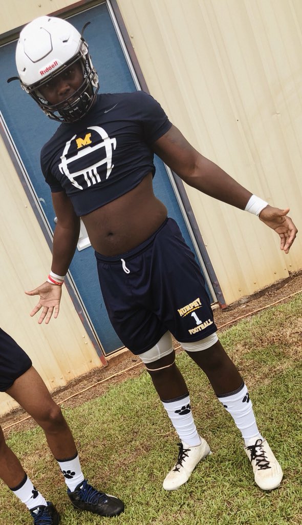 _chosen_one1's tweet photo. Number change this year🤫1️⃣.....ready for a good season‼️💯 @mhstailgate @Murphy_athletic https://t.co/OSrlfF0HMz