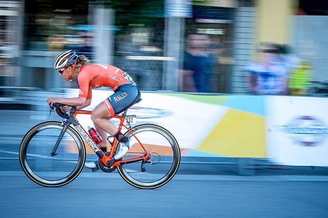 srobarts's tweet image. Like a speeding bullet, Canada's Kristi Lay races the Ladner Criterium Saturday night. The former Olympian (and future?) will be racing the BC Superweek events all week. Lot's of great racing left to see.
.
.
.
.
#bcsuperweek #cyclingbc #bikeracing #crit… ift.tt/2KLSybU