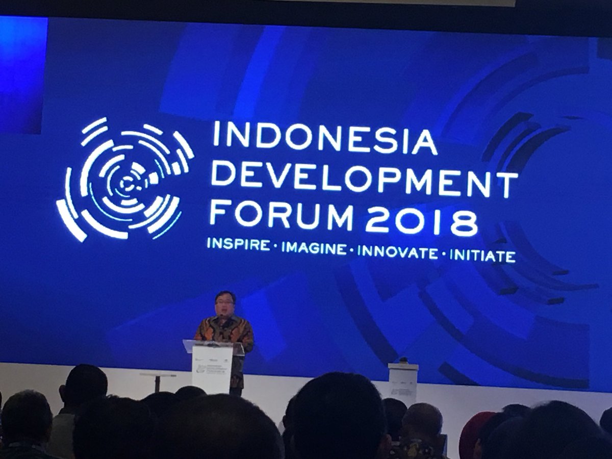 SaraLawrence8's tweet photo. What a kick off to the @IDDevForum! It’s an honor to be here addressing issues of #innovation and #equity. @RTI_Intl @RTI_INTL_DEV #IDF2018 https://t.co/fxJP1p2QYW