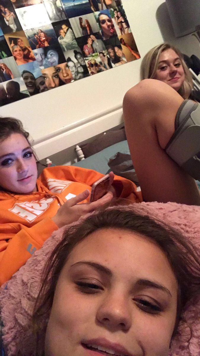 ArpEllie's tweet photo. happy bday Brookie hope you got lots of b-ball shorts &amp; edamame!! Cruise soon;)) ILYYY🤗🤗 https://t.co/GMOvejcIjh