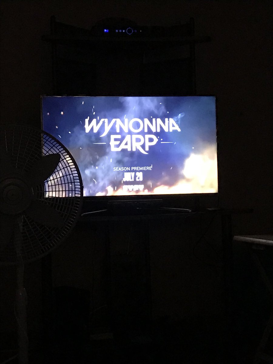 Arnette_89's tweet photo. The trailer just came up on my TV🔥 just made my night!!! #RenewWynonnaEarp #Only7daysleft 😬🙌 https://t.co/48DLYDlv9a