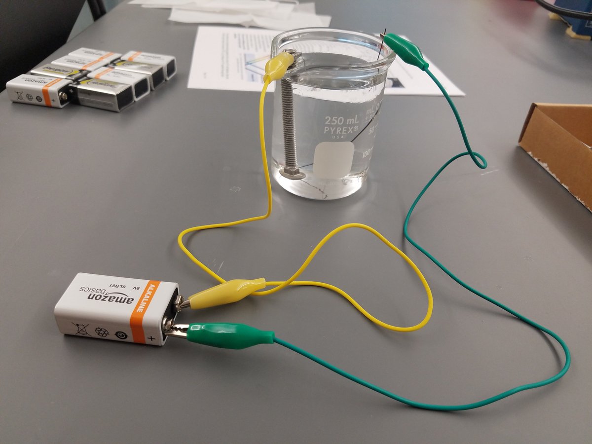 gmuacs's tweet photo. Anodization of Niobium, performed today as part of the F.O.C.U.S. workshop at GMU! https://t.co/93FPh9koWp