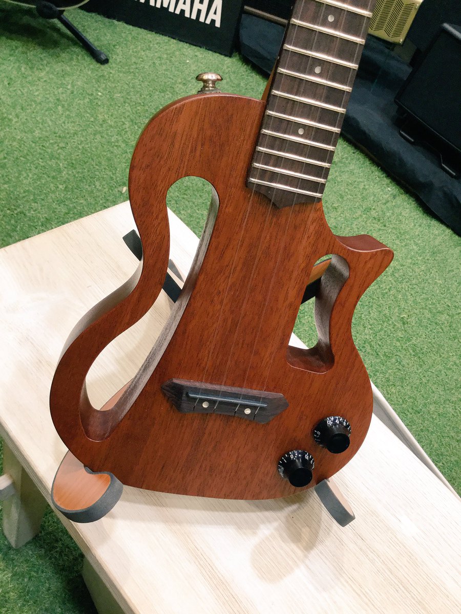 1484umeda's tweet photo. 【イシバシ梅田❤️U-BOX】
MAHALO EUK-200入荷しました！٩( 'ω' )و オシャレなデザインのアンプにつなげるエレキウクレレです(๑˃̵ᴗ˂̵)/☆
#mahaloukulele
#ウクレレ
商品ページ準備中
お問い合わせはコチラ↓
イシバシ楽器梅田店 0664861484 https://t.co/qTvpQL9mV8