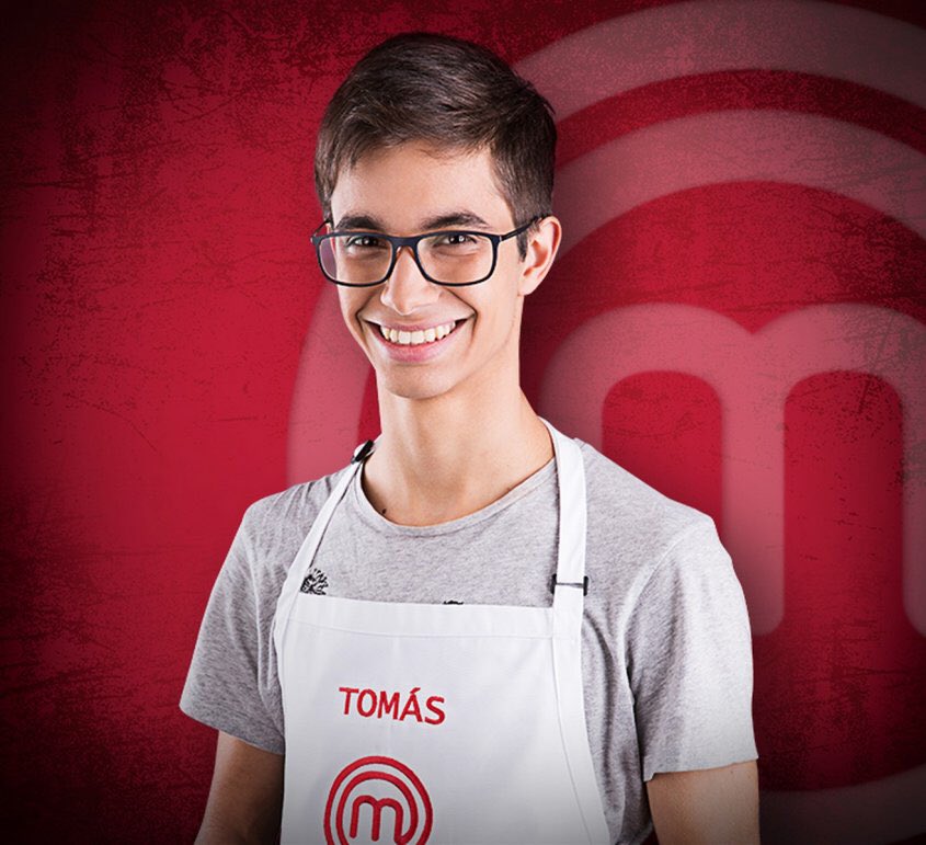 Tomas
-este era el real “si, aunque les duela tengo 18”
-a su edad no se ni cocinar un arroz
-me cae muy bien
-estudiaba ingeniería también nanana esos talentos te los robo
-re quería que ganara de los que quedaban 
#MasterChefUy