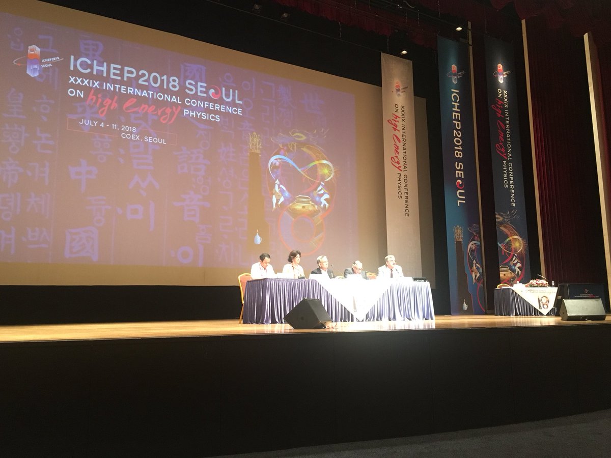 Charlotte Warakaulle tweet media