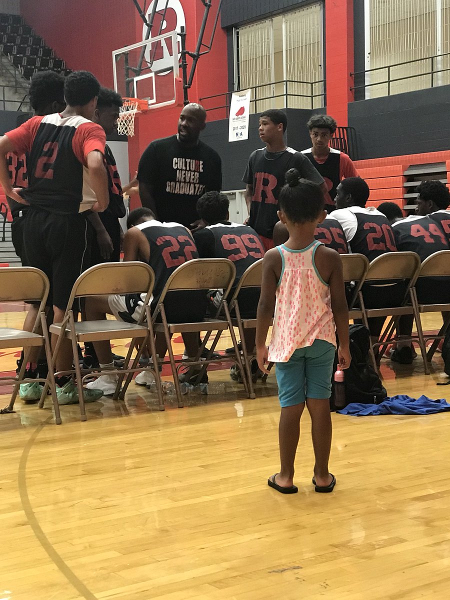 TaraFlowers22's tweet photo. Came up short but great game against the Global Sqaud #redknightfamily #basketballfamily ❤️🖤🏀 @CoachMFlowers https://t.co/iLI2Inj2lW
