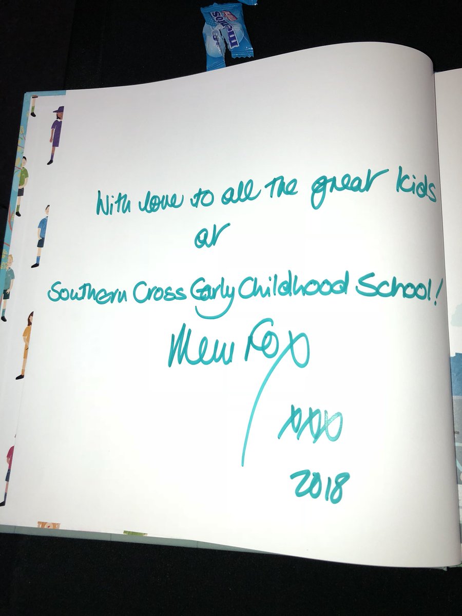 Another fan girl squee moment at the @aatealeaconf today with <a href="/emmadavidson82/">Emma Davidson</a> Thanks to <a href="/therealmemfox/">Mem Fox</a> for signing a book for our school.  #EngLit2018 <a href="/suejnorton/">Sue Norton</a> <a href="/ACTEducation/">ACT Public Schools</a>