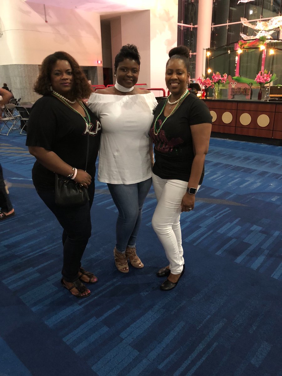 RamonicaD's tweet image. Having a great time in Houston, Texas with my AKA line sisters! 💚💕🐸#AKA #1908 #Spring96 #southernuniversity