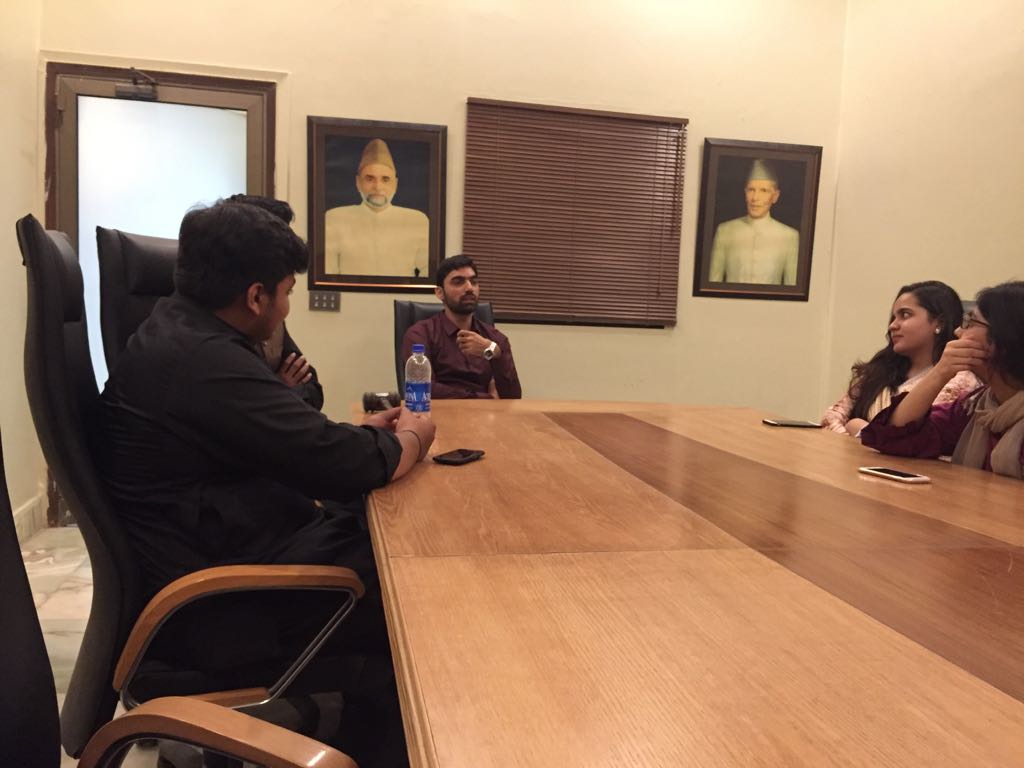 majuism's tweet photo. #پتنگ_ہمارانشانMQMہماری_پہچان
#PS129MQM #QuamiAssembly #KASBIT https://t.co/Q2PPPjAx6m
