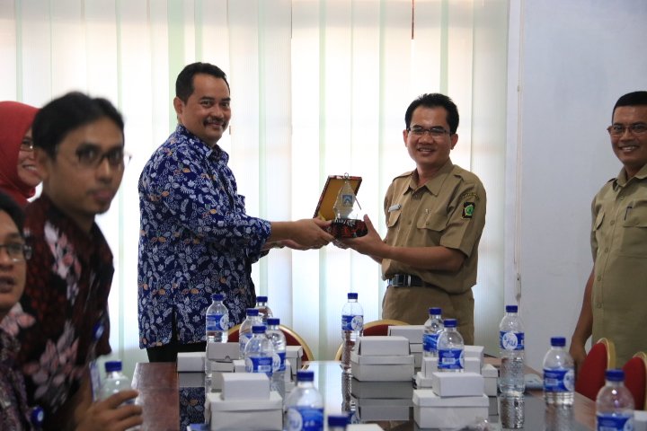 dinaskominfokp's tweet image. Hari ini, (10/7) Diskominfo Kulon Progo menerima kunjungan dari @kominfo_sleman dengan tujuan kerjasama khususnya di bidang satu data. #Kulonprogo #TheJewelofJava