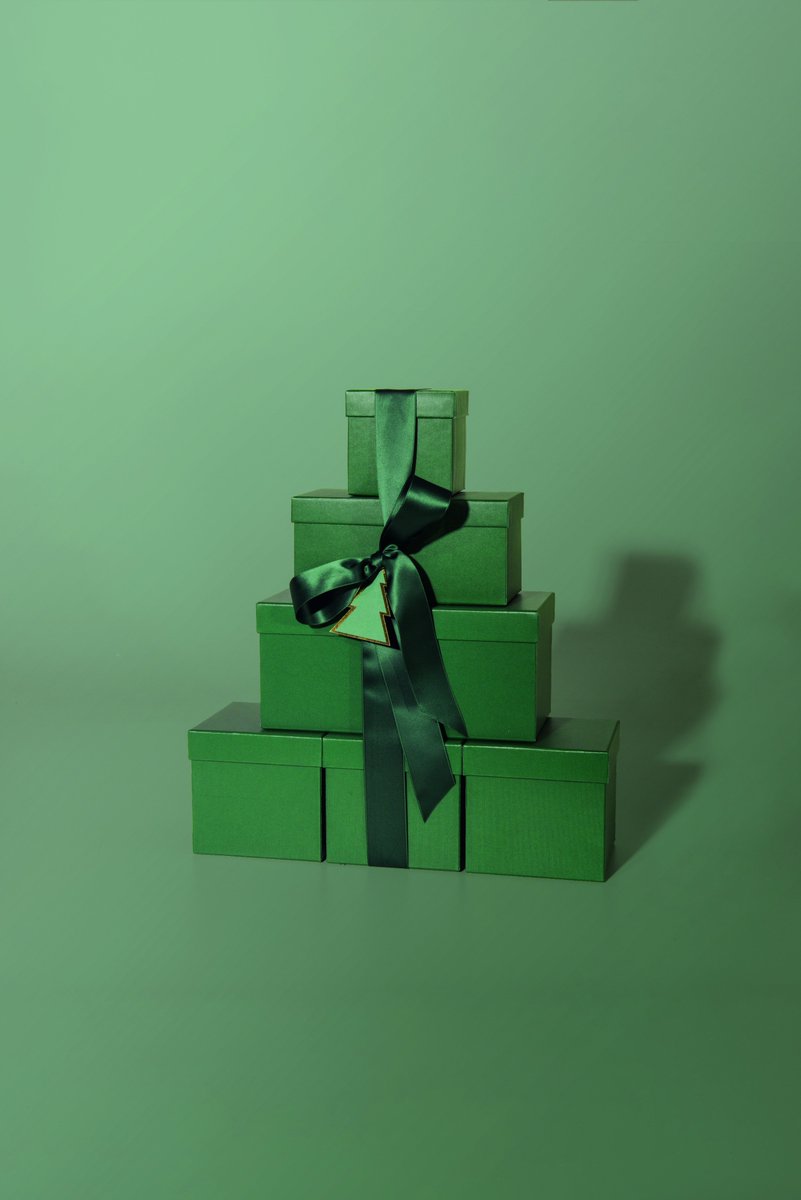 GiftwrapUK's tweet photo. We also offer a bespoke design counter roll service. For more information, call our Sales Team on 01462 659040 or email sales@giftwrapuk.co.uk https://t.co/GkOiRdCnc9