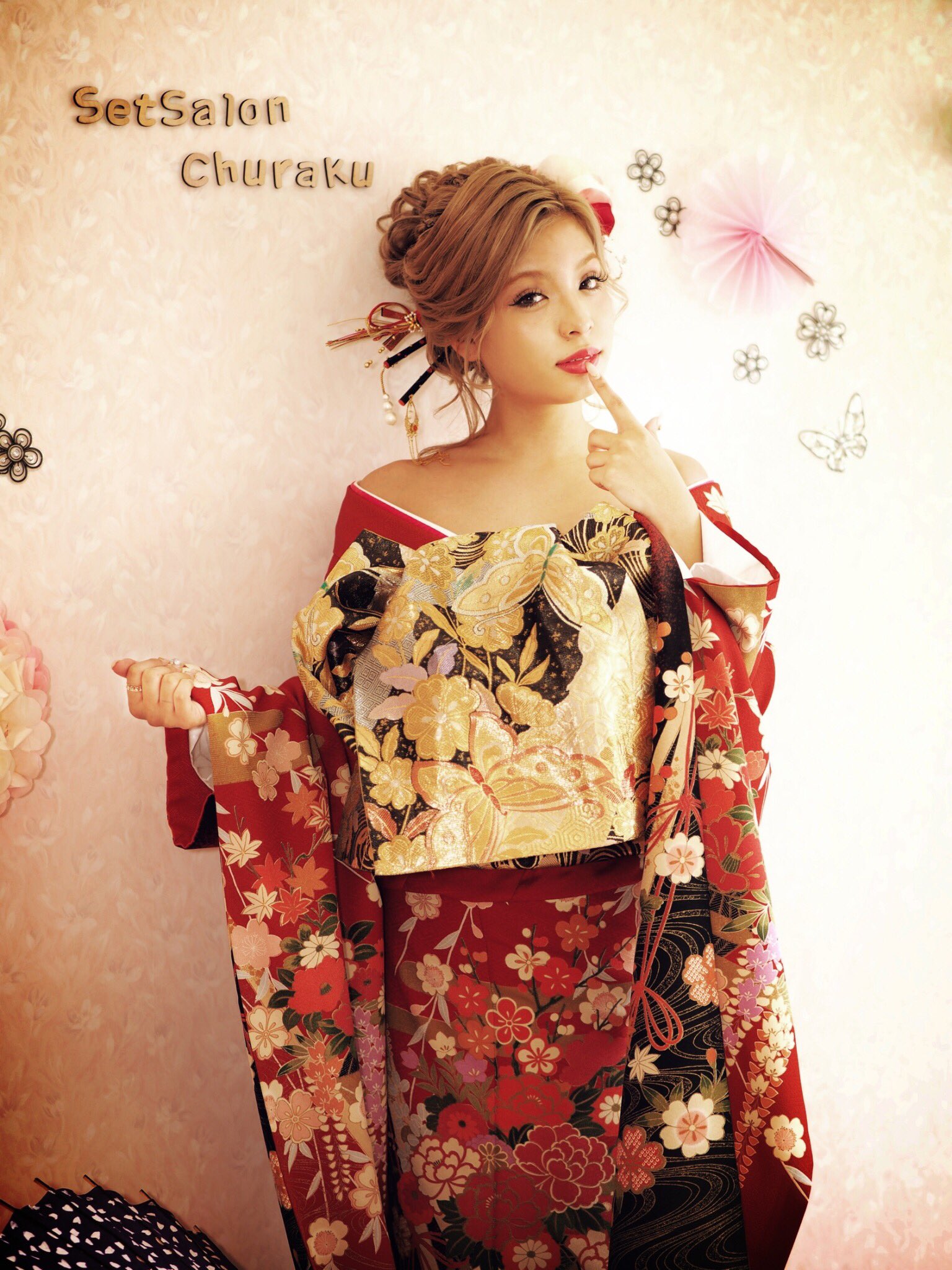 Setsalon Churaku 毎回撮影の際はモデルをお願いしている ゆうなちゃん 那覇市松山 ダイアリゾート 勤務中 皆さん是非シャンパンは ヴーヴクリコ からで ヘアセット 成人式ヘアセット 盛り髪 盛りヘアー アップヘアー 振袖着付け