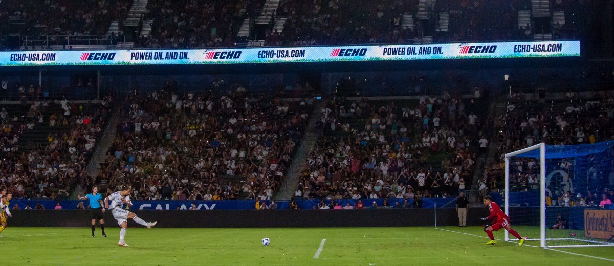 GalaxyPodcast's tweet photo. PODCAST: Panda & Pato are back in action. They discuss the Galaxy's focus during the transfer window and their win over Columbus.
🎧 https://t.co/Mzn196PQqW
#LAGalaxy #MLS #zLAtan #LAvCLB https://t.co/76zRtB7YNc