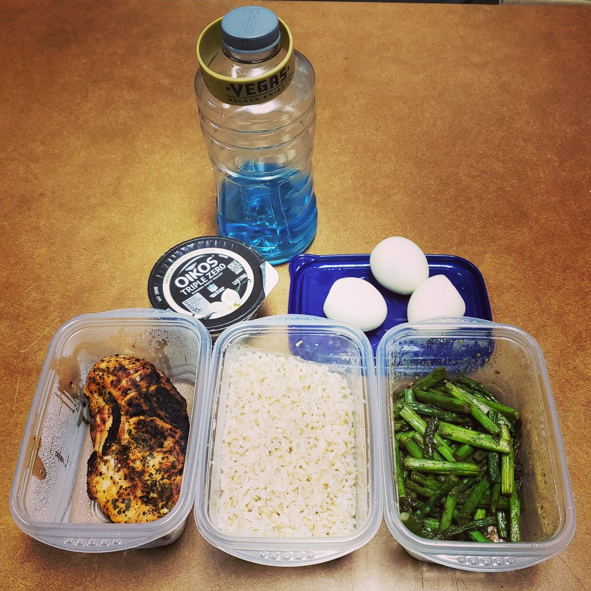 Barnesolona702's tweet photo. Mmm...lunch time! #beastmode #eatbigliftbiggetbig #nofakeweights #gymlife #trainingday #bodybuilding #focused #stayhungry #eatyourcookies #progressnotperfection #puttinginwork #allnatural #drugfree #doyouevenlift #fitness #mealprep #nofilter #healthyliving #eatforfunction https://t.co/y9OtBXCNhq