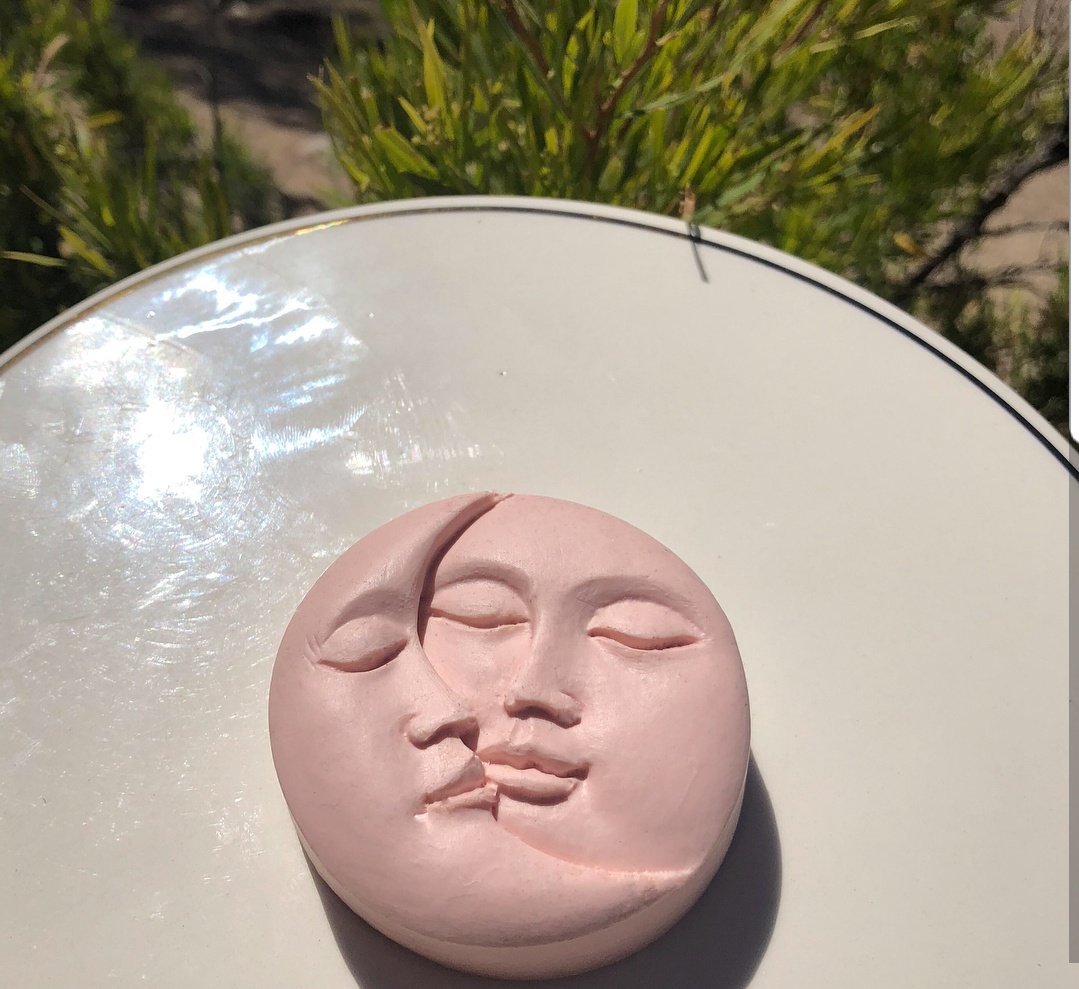 CosmicMama888's tweet photo. Vegan soap for your newborn's precious skin! 🌚🌠 $7.33 🌠🌚
A God send for pruritus. It moisturizes and nourishes yours and your babies' skin. 100% safe for you &amp; your sweet little angel! No chemicals, parabens, phthalates, or harsh ingredients. 
💖 https://t.co/xjmSUXTfht 💖 https://t.co/F9oB2p6zKX