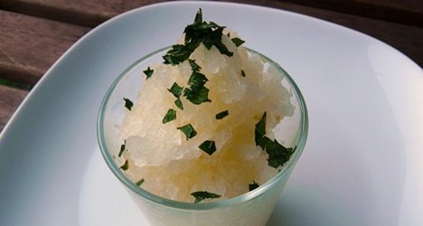 Lust auf #Eis? Wie wäre es mit dieser erfrischenden Honigmelonen-Granita? Sie kommt ganz ohne Haushaltszucker aus und ist #vegan. Das Rezept gibt es auf geschmacklich flexibel: bit.ly/2u6SN7i