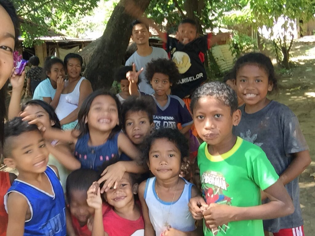 nico_antonio's tweet photo. God is incarnate in the faces of Lumad children who are fighting for their right to education and self-determination.

— Prof. Gerry Lanuza

[Here are selfies with Ayta children who are also struggling for their rights] @specialchad 

#SelfieWithGod #DuterteResign https://t.co/E44zbli252