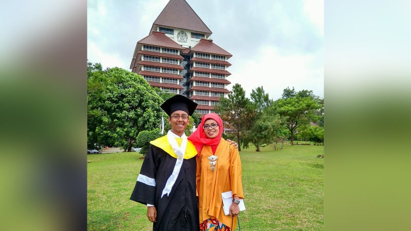 univ_indonesia's tweet photo. #BeritaUI Yoga, Alumnus UI Yang Berdayakan Pekerja Migran di Singapura https://t.co/rBY59nL8wN
#PrestasiUI #UniversitasIndonesia https://t.co/fSK07fgQxu
