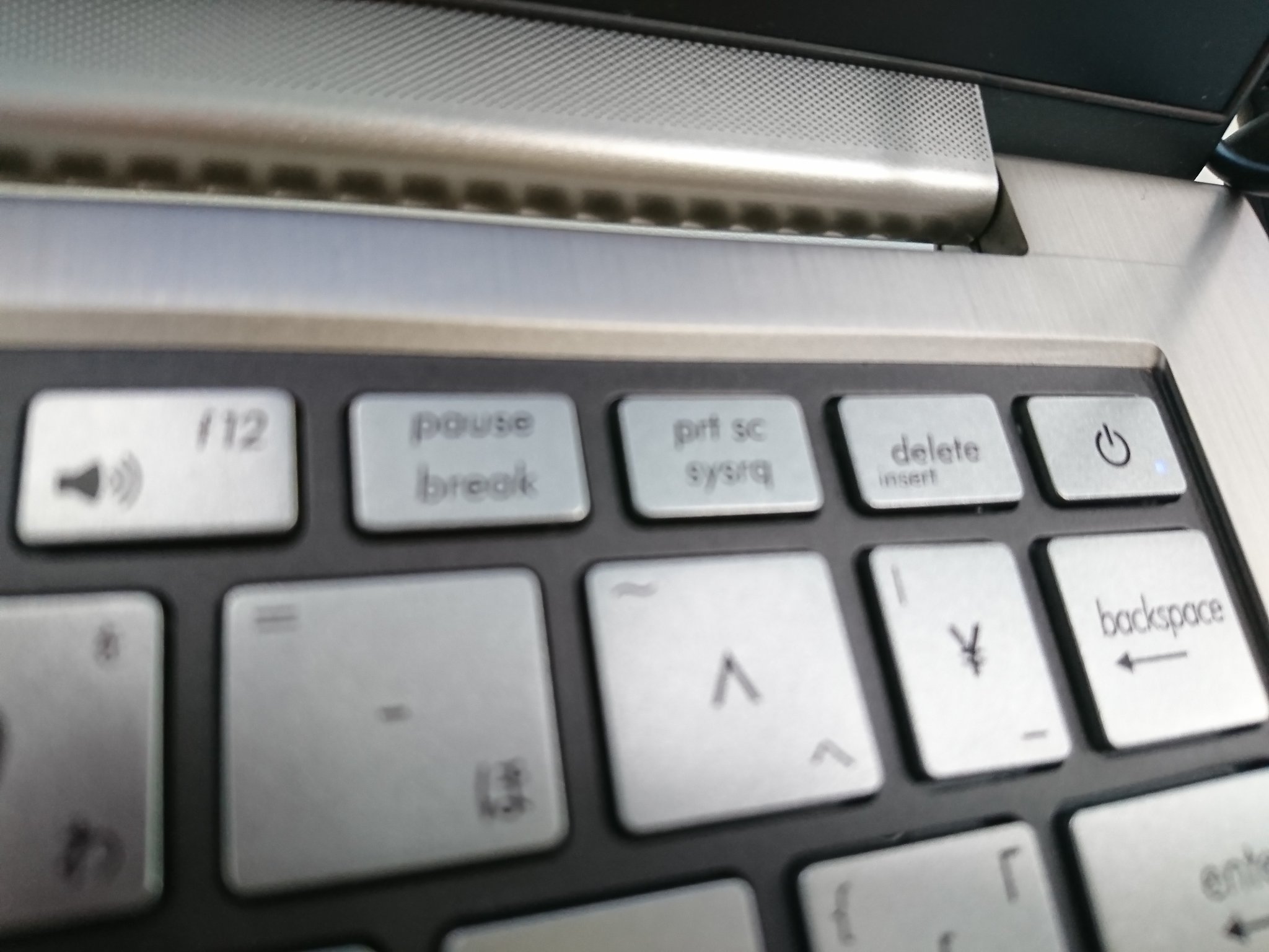 殺意を覚えてしまうｗなぜそこに電源ボタンを配置した ｗ 話題の画像プラス