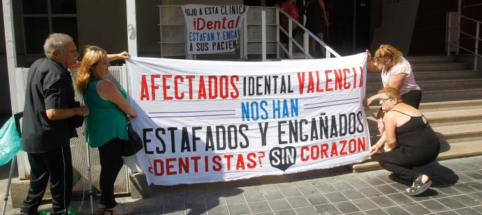 levante_emv's tweet image. Afectados por el cierre de #Idental: "Nos han mutilado la boca y el bolsillo" levante-emv.com/comunitat-vale… por @jroch18 #Odontología