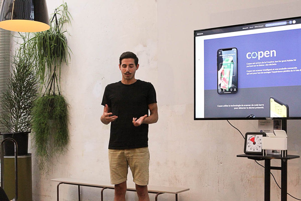 Le_Laptop's tweet image. Notre #App tour de la #CreativeJam for good @AdobeXD @Le_Laptop se poursuit avec #Copen : un scanner intelligent et une poubelle connectée. Fini le casse-tête lié au tri ♻️ Merci @NicolasGriffe @epoupel 💯 
Pour découvrir le prototype ⬇️ behance.net/gallery/674857…
#DesignSprint