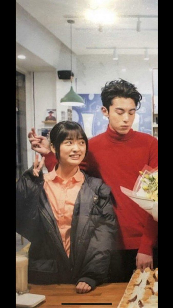 Kuan's Bday  the 1st pic came from a grp. pic of them but Dd adjusted his height as same as Yy's height, 2nd pic looks like he failed in putting finger horn on yue, while the other pics he looks like boyfriend checking his girl and holding that tissue for her.  (credits)