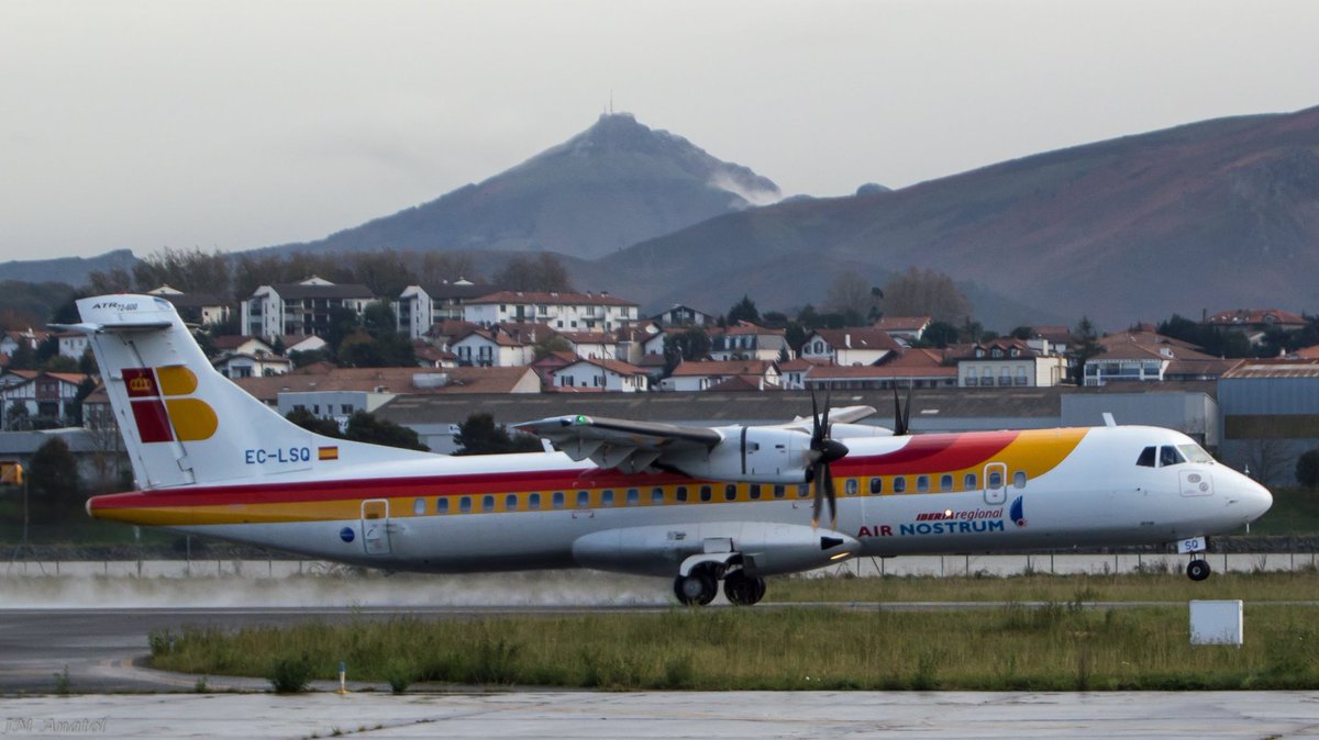 jmanatol's tweet photo. #BuenosDias #martes
Vamos!!
#V1 #Rotate @ATRaircraft @AirNostrumLAM @Iberia #takeoff from @DonostiAir #LESO
@controladores #atrpilot https://t.co/mWoJCEjTHh