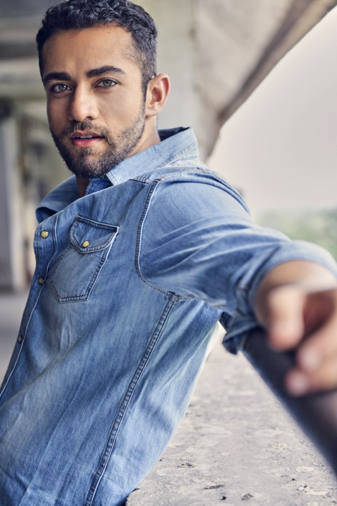atulkasbekar's tweet photo. Introducing the best looking guy I’ve seen in a while
Say hello to the devastatingly handsome @MahirPandhi
Winner of #TopModelIndia and a new acting talent at @BlingLive https://t.co/6TcCrLYRJW