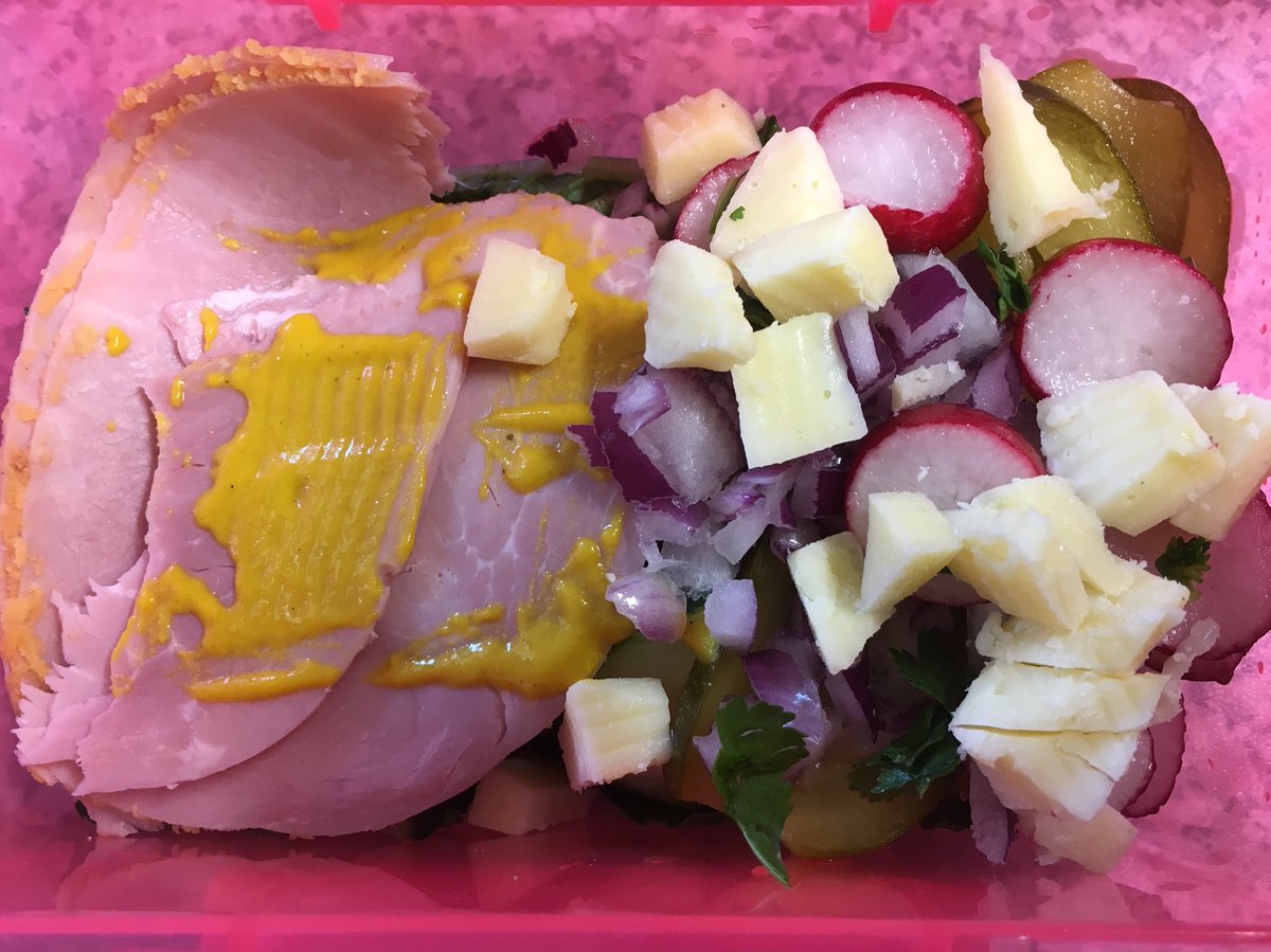 manff26's tweet photo. Some more on plan food this week. Weigh in tonight.. will I see that new stone zone? Commme onn! 2 more weigh ins until Florida #slimmingworld #slimmingworlduk #weightloss #onplan #holidaytarget https://t.co/1rjK90nu6z