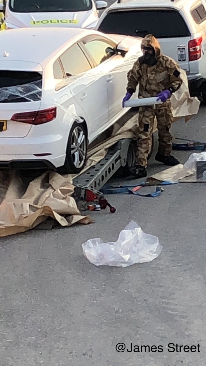 BBCWiltshire's tweet photo. Police have seized this car in Swindon in connection with Novichok investigation https://t.co/ut0dZpRa4y