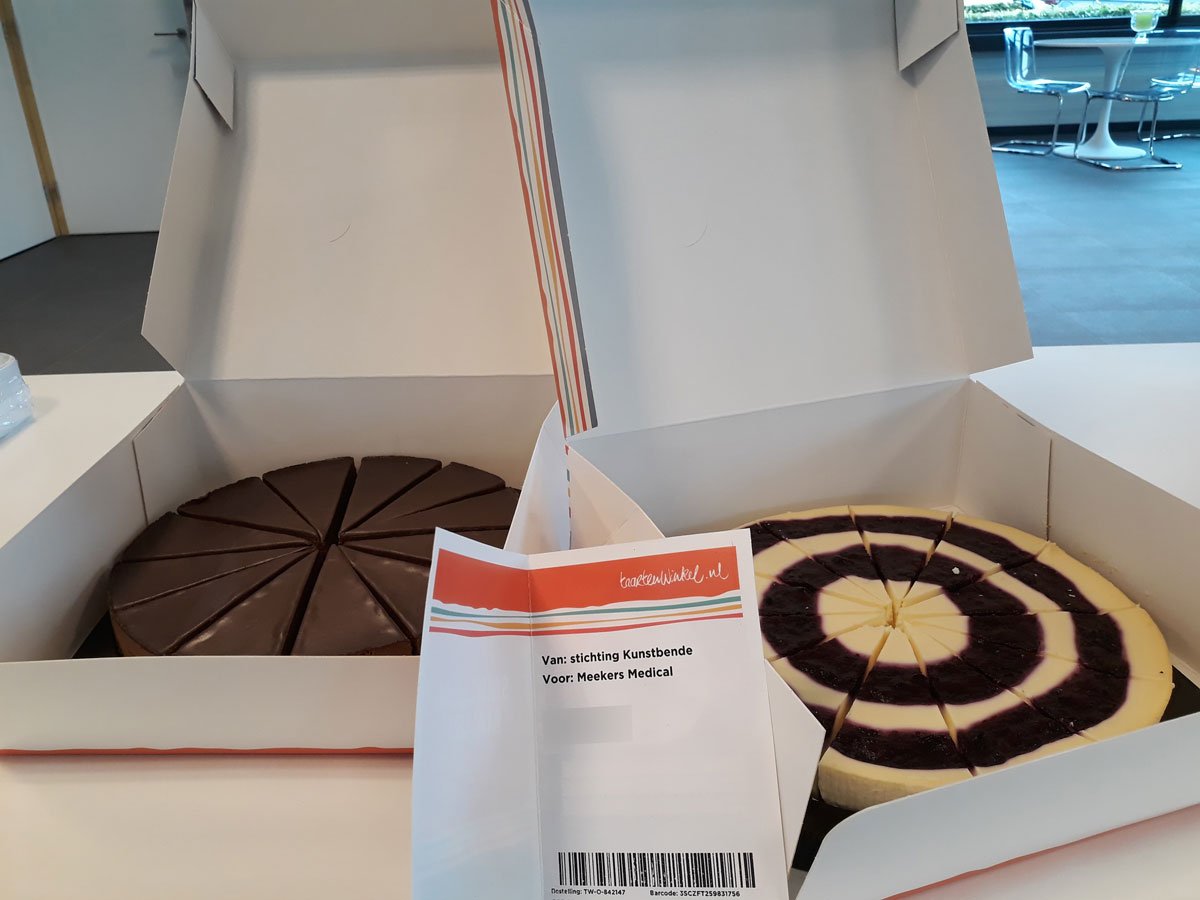 MeekersMedical's tweet photo. Dank jullie wel, Kunstbende, voor de heerlijke taarten!
(Onze PC’s die zijn vervangen zijn (via I&amp;O) gedoneerd aan Kunstbende A’dam, Kunstbende zet zich in voor jong creatief talent op gebied van Dans, DJ, Expo, Fashion, Film, Muziek, Taal en Theater.) https://t.co/weMYoJdv6E https://t.co/By6X9I3V9Z