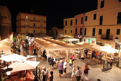 Conferenza stampa di Elba Book Festival oggi alle 13 a Firenze nella sala stampa di Palazzo Strozzi Sacrati alla presenza della vicepresidente <a href="/regionetoscana/">Regione Toscana</a> e assessore alla cultura <a href="/MonicaBarni1/">Monica Barni</a> e del direttore artistico <a href="/marco_belli75/">Marco Belli</a>  toscana-notizie.it/-/elba-book-fe…