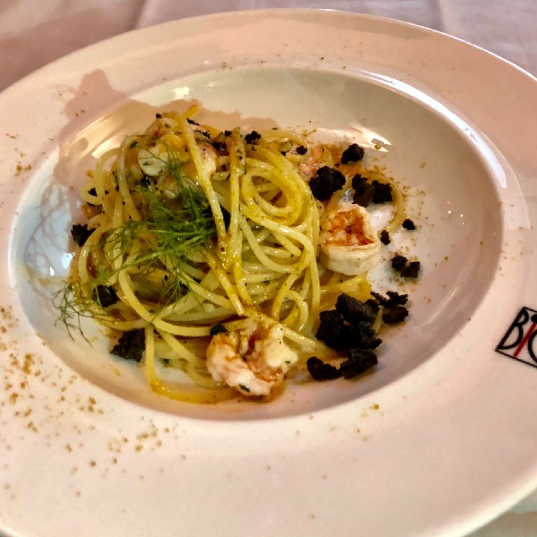 bice_milano's tweet photo. Avete già assaporato gli #spaghetti con gamberi, bottarga e crumble di pane al carbone vegetale di #BiceMilano?

È una novità del nostro menù che vi meraviglierà al primo assaggio!
#Ristorante #Menu #Food #12luglio https://t.co/Lsl1MMmRmy