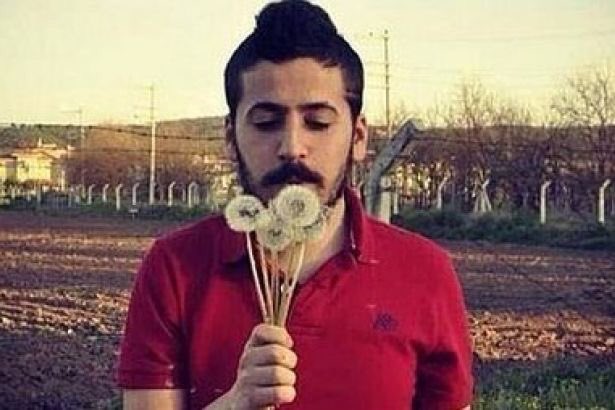 “VURMAYIN, ÖLDÜMMM..” diye çığlık atıyordu Ali İsmail Korkmaz. Ağzı salyalı insan müsvetteleri, sonuna kadar yaptılar.. Ve yaptıklarıyla kaldılar.. O KATİLLER zil takıp oynuyor şimdi.. Biz bir çocuğun ölümüne gözyaşı dökmeye devam ediyoruz.. #aliismailkorkmaz