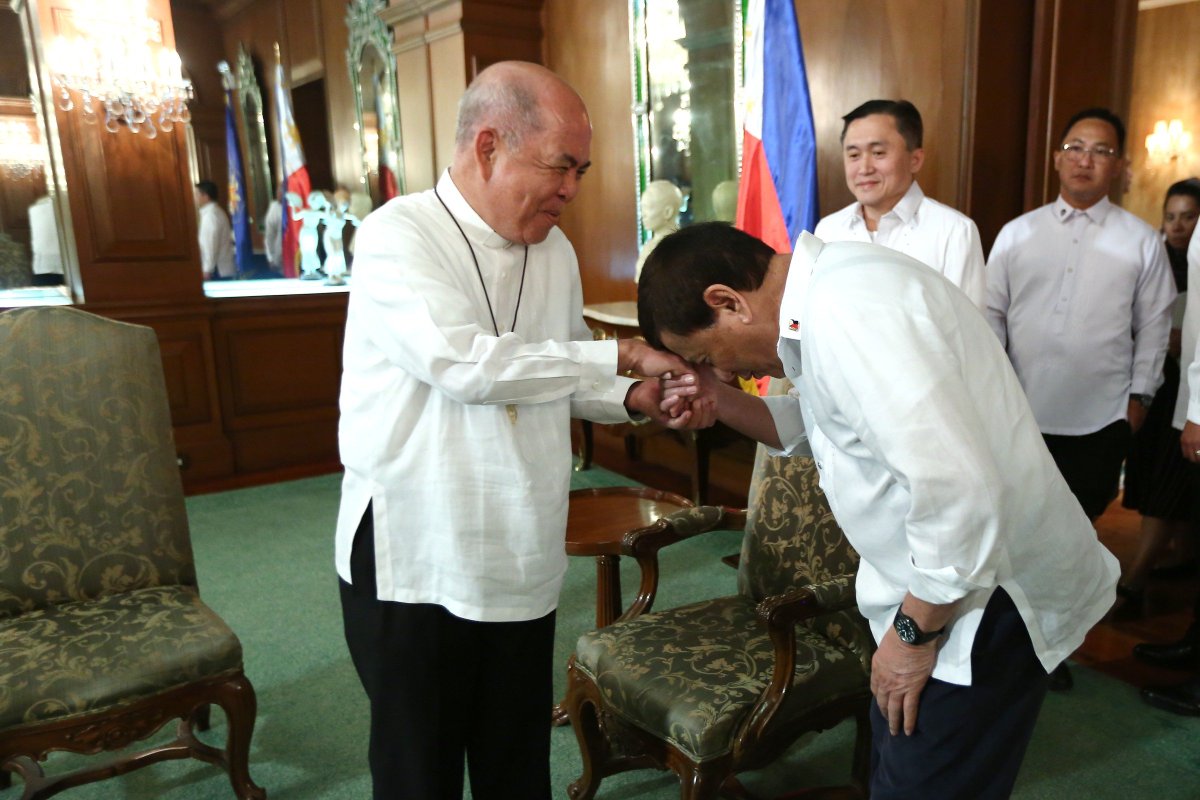 pcogovph's tweet image. Pres. Duterte meets with Catholic Bishops&apos; Conference of the Philippines President Archbishop Romulo Valles at the Malacañan Palace on July 9, 2018. #PartnerForChange