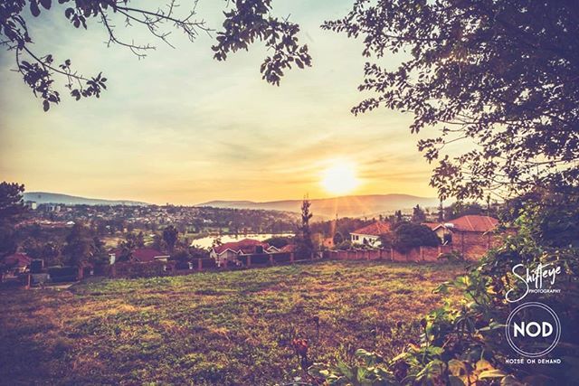 NoiseOnDemand's tweet photo. Sun sets over #KIGALI .
.
Photography by @shifteyephotography .
.
#NoiseOnDemand #DjSesi #DjPanik #DjSirLoin #ShifteyePhotography #Shifteye #EventPhotography #LandscapePhotography #Kigali #Rwanda #ChomadRW #Chomad #UgandaWaragi #Waragi #Sunset #SunsetPho… https://t.co/q4CRXJa1ZO https://t.co/OY3IldrWCv