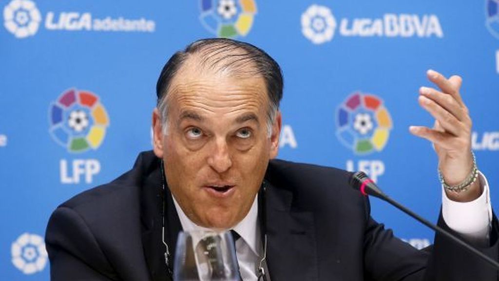 ruben_ccf's tweet photo. ¿Quién de los dos es más cerdo?

RT ➡️ TEBAS
❤ ➡️ CERDO https://t.co/VvUkAfxDtW