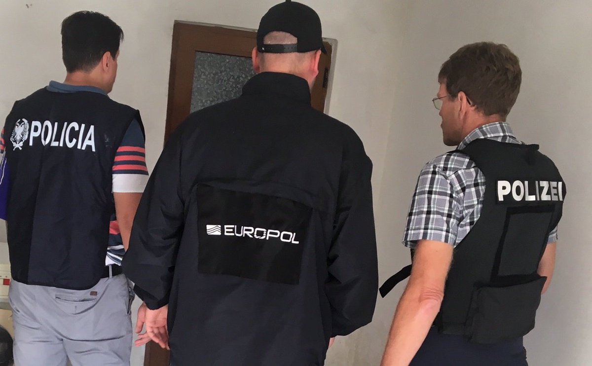 Europol on Twitter: "International police cooperation in action! Gang of  Albanian burglars arrested in joint operation by Europol, French  @Gendarmerie, German and Albanian police https://t.co/vUL0FWfL8U  https://t.co/XJJCfdDiAv" / Twitter