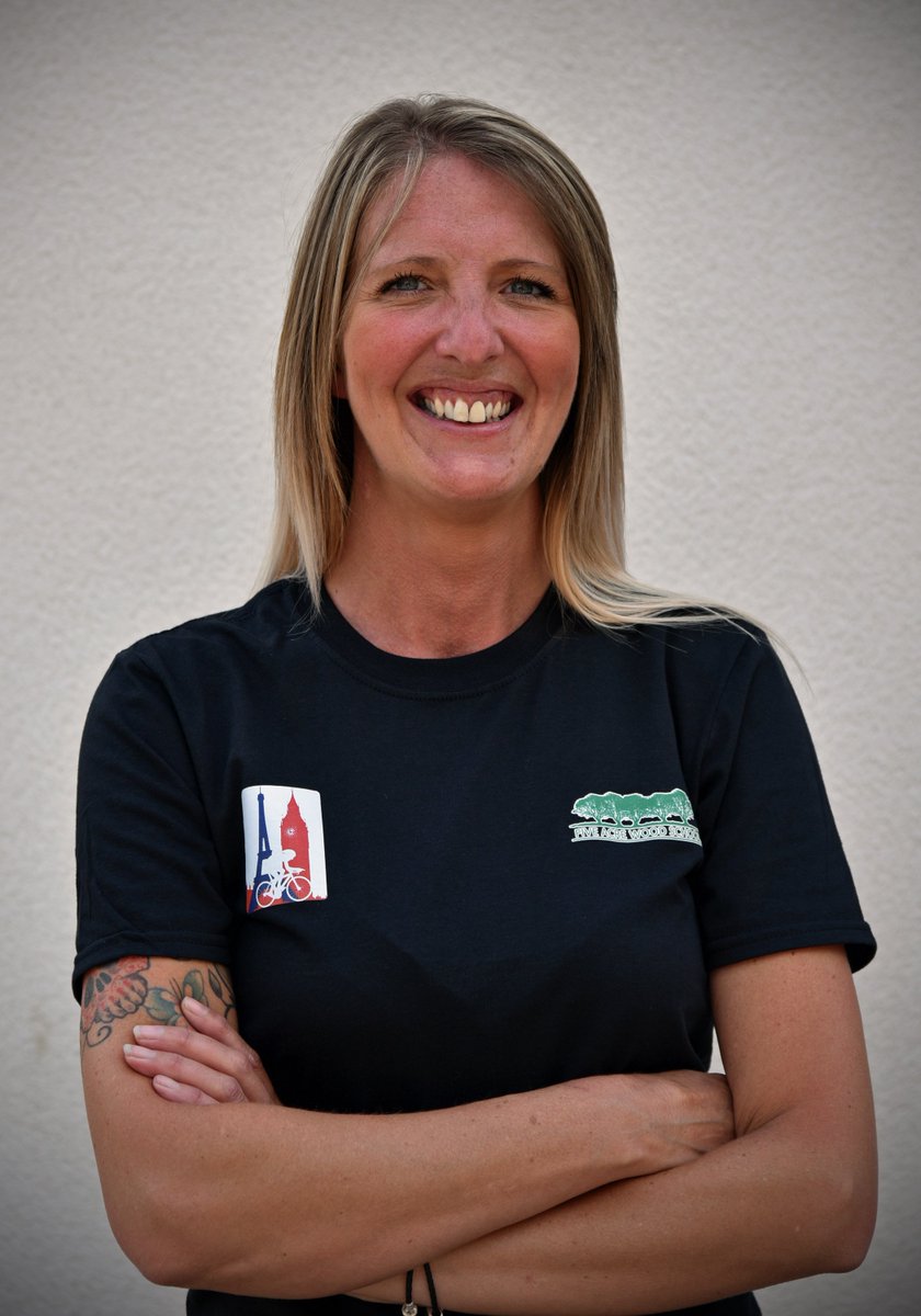 five_acre's tweet image. It's not just the 14 cyclists making the 24 hour #LondontoParis challenge happen, it's our support crew too.... support crew t-shirts supplied by the one and only @RecExpressKent