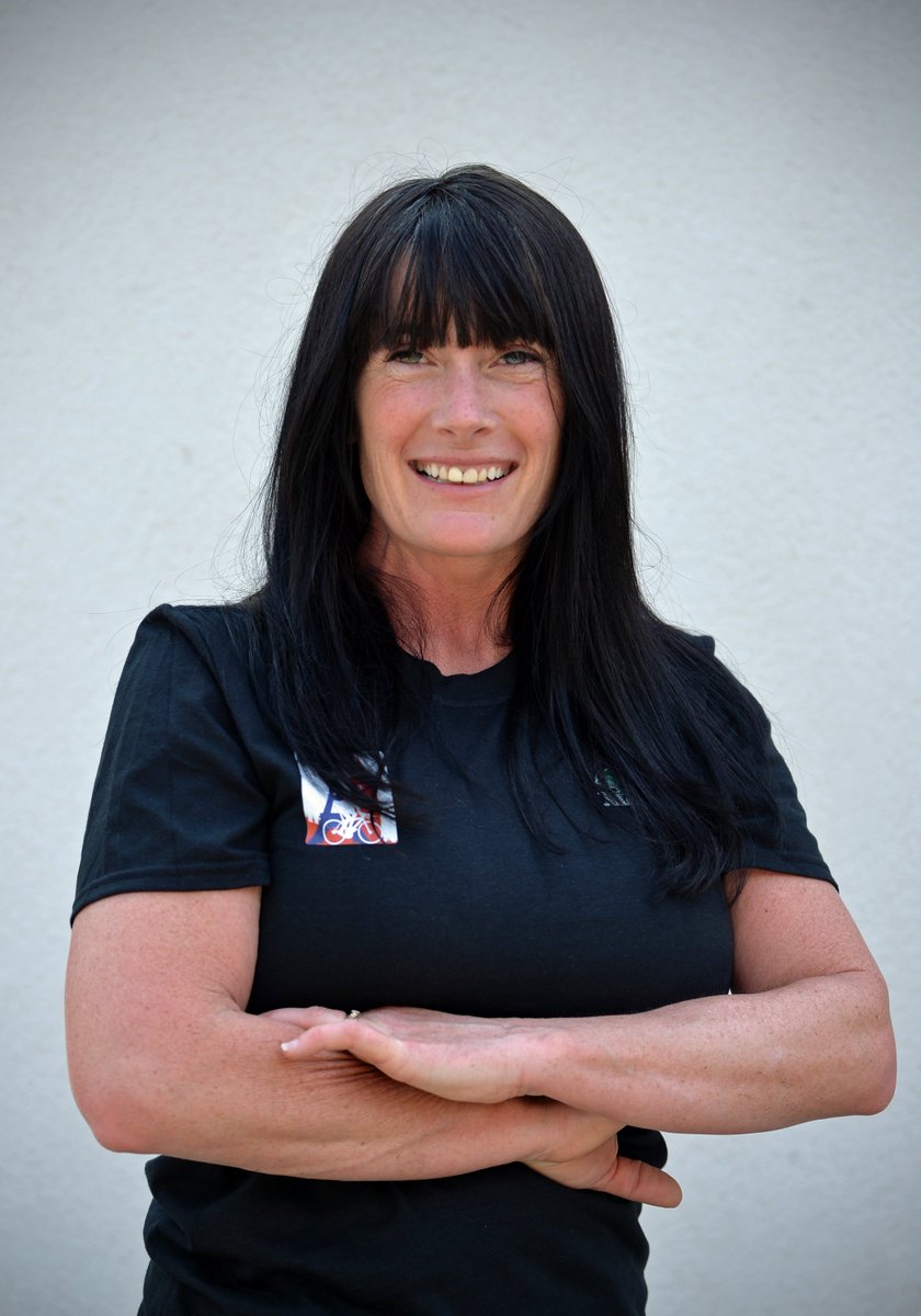 five_acre's tweet image. It's not just the 14 cyclists making the 24 hour #LondontoParis challenge happen, it's our support crew too.... support crew t-shirts supplied by the one and only @RecExpressKent