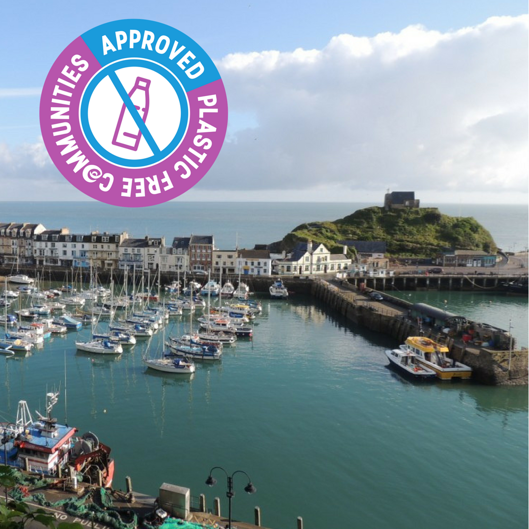 sascampaigns's tweet photo. Devon is smashing it on the plastic free front at the moment! A second town has achieved Plastic Free Communities Approved Status this week. Well done Ilfracombe! Find out how to get your local area involved here: https://t.co/4fML2gzaVY #plasticfreecommunities https://t.co/wxOKyspBTx