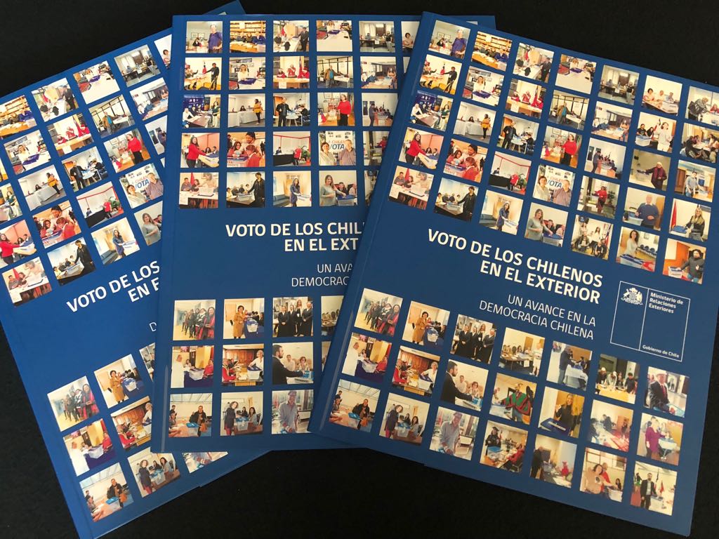 [DESCARGA] ¿Quieres conocer cómo fue la implementación de la primera elección presidencial chilena en el extranjero? 
Revisa el libro 📘 "Voto de los chilenos en el exterior" 
votoenelexterior.cl
#UnAvanceEnLaDemocracia 🇨🇱 #VotoExterior