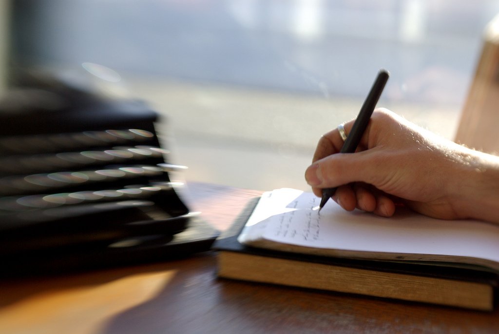 Plathfinder's tweet photo. "You have to have the three D’s: drive, discipline and desire. If you’re missing any one of those three, you can have all the talent in the world, but it’s going to be really hard to get anything done." -Nora Roberts

#amwriting #amediting #writerslife #tuesdaythoughts #writing https://t.co/TNVSB62ue6