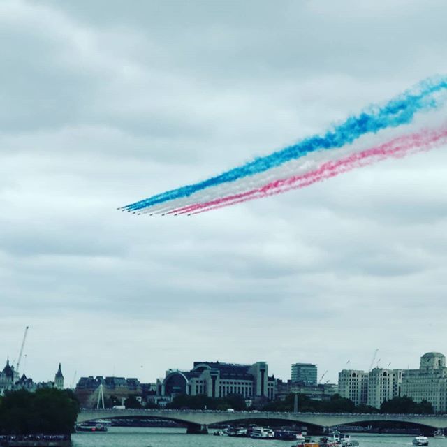 Nick_Bruni's tweet photo. The Red Arrows flypast #raf #raf100 #flypast #london https://t.co/Z4nWrxaftQ https://t.co/fBPGh6SXlD
