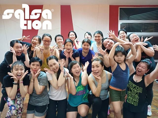 WendianiAgungno's tweet photo. Thank you @daii_sundari .. Mulai lagii.. #semangat #jiayou #gambateh #ujamfitness #salsation #ujamclass #zumba #zumbafitness #behealthy #todayclass https://t.co/M7GxlESide https://t.co/d9uhqJqEa2