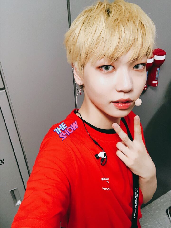 theshow_offcl's tweet photo. [★155회 더쇼 초이스 후보①]  유앤비 하는 거 역시 세상 최고❤️ 울 소듕한 유앤비가 더쇼초이스 후보에 올랐어요🤟 #UNB #더쇼 #THESHOW @official_UN_B https://t.co/E9VoCVKo2v