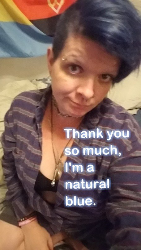 RayeQuinzel's tweet photo. I’m a #naturalblue lol 😋 needed a selfie cos I’m tired af, but feeling cute! So, I had to quote Dory lol! #selfieaday #selfie #greeneyes #Gamer #InvisibleIllness #bipolardisorder #celiac #sciatica #aspie #fibromyalgia #butyoudontlooksick #SickNotWeak https://t.co/naNMGxjx04